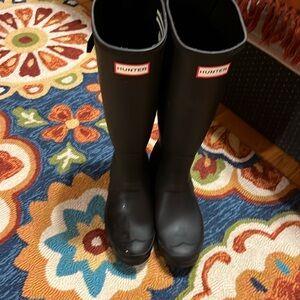 Tall hunter boots